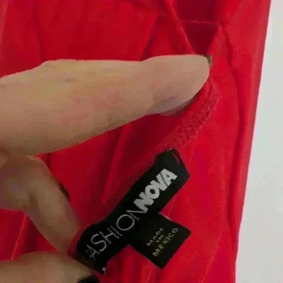 Fashion nova red jumpsuit size M with flared pants - Picture 7 of 8